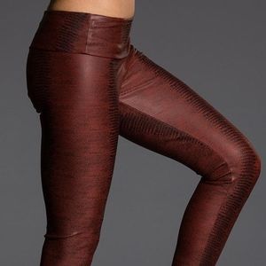Onzie Snake Print Leggings - Burgundy